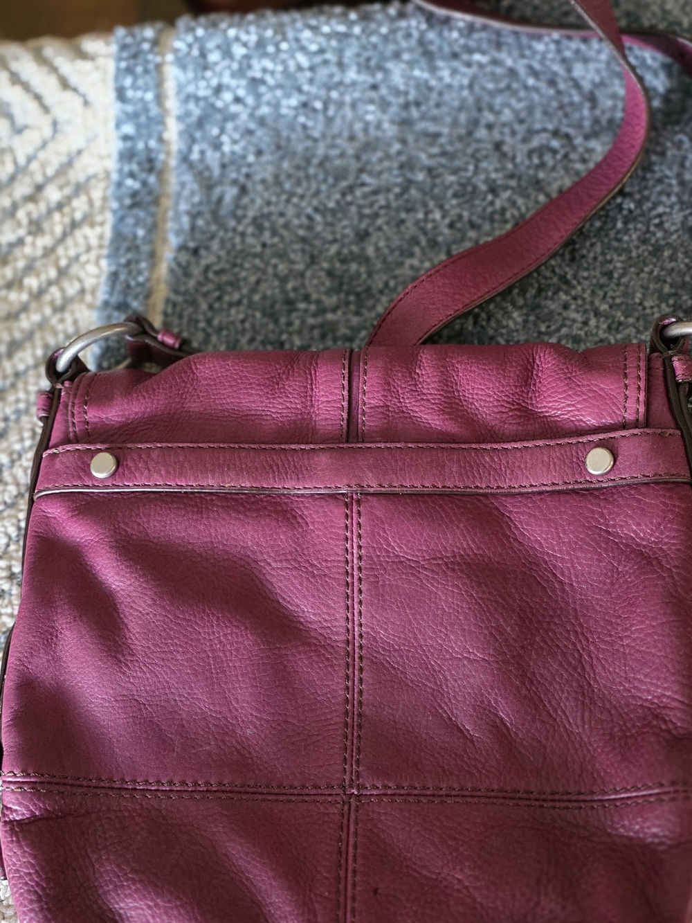 Fossil Raspberry Leather Crossbody with Key Charm - Picture 4 of 7